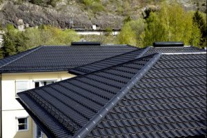 Pokrycia dachowe / Blaszane - Blachodachówka na skomplikowany dach
