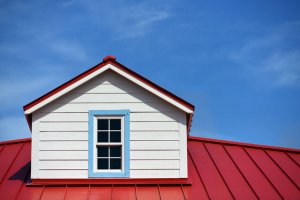 Renowacja - Jak samodzielnie pomalować metalowy dach?