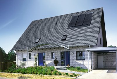 Pokrycia dachowe / Cementowe - Dlaczego warto wybrać dachówki betonowe? Fakty i mity na temat dachówek