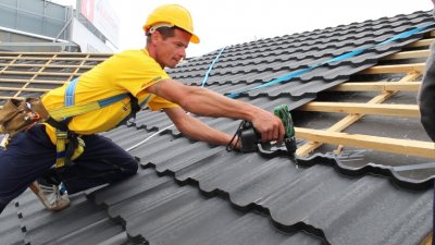  - Jak prawidłowo zamontować blachodachówkę na dachu skośnym?