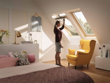 Okno%20w%20dachu - Trzyszybowe okna dachowe VELUX - energooszczędność w atrakcyjnej cenie