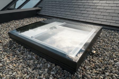 Okno w dachu - Jakie okno zamontować na płaskim dachu