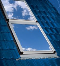 Okno w dachu - Okno Wysokoosiowe serii 73. Alternatywa dla tradycyjnych okien.
