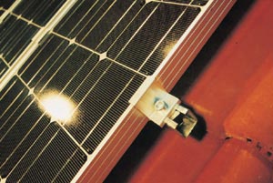 Akcesoria dachowe - Mocowanie ogniw solarnych w systemie FLENER-FLUX