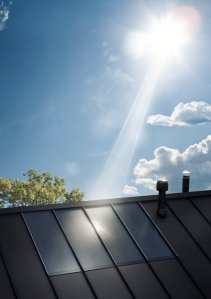 Dom energooszcz��dny - Ruukki wprowadza do Polski rodzinę produktów wykorzystujących energię słoneczną