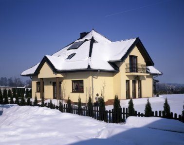 Akcesoria dachowe - Czy solary pracują zimą?