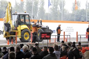 Maszyny i urz������dzenia - Ritchie  Bros. będzie sprzedawać nowe i używane maszyny budowlane oraz  samochody ciężarowe w Krakowie w ramach aukcji bez ceny minimalnej